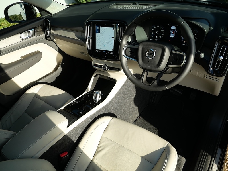 Used Volvo XC40 2021 for sale - 76896568: Photo 3