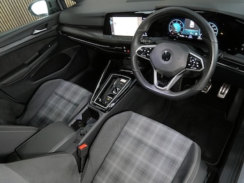 Used Volkswagen Golf 2022 for sale - 78316100: Photo