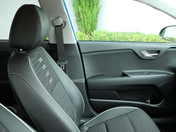 Used Kia Stonic 2024 for sale - 75313618: Photo 17