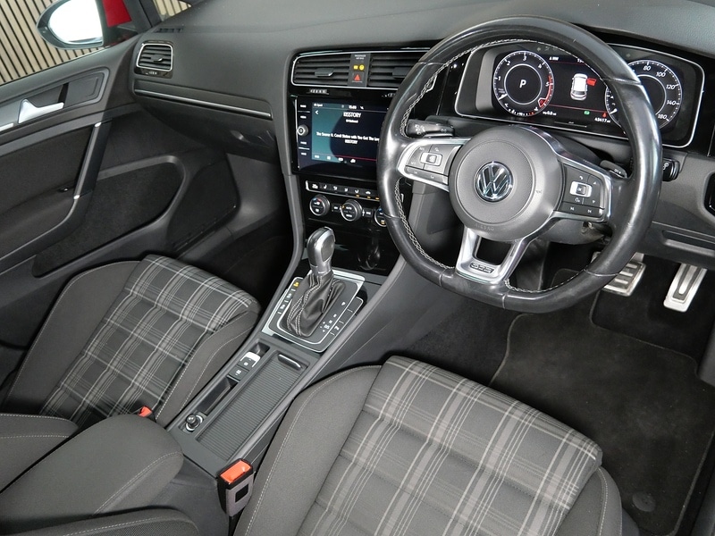 Used Volkswagen Golf 2017 for sale - 77840721: Photo 3