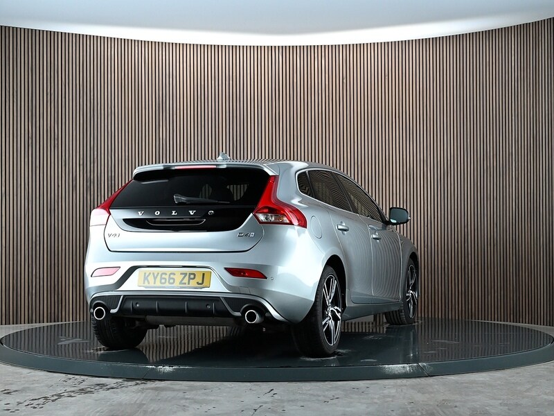 Used Volvo V40 2016 for sale - 77840689: Photo 10
