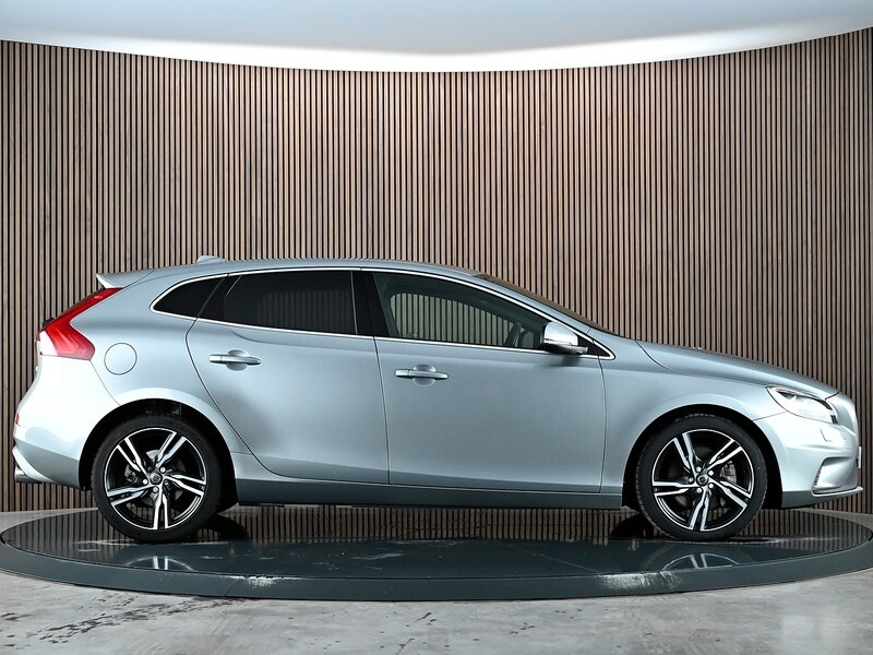 Used Volvo V40 2016 for sale - 77840689: Photo 11