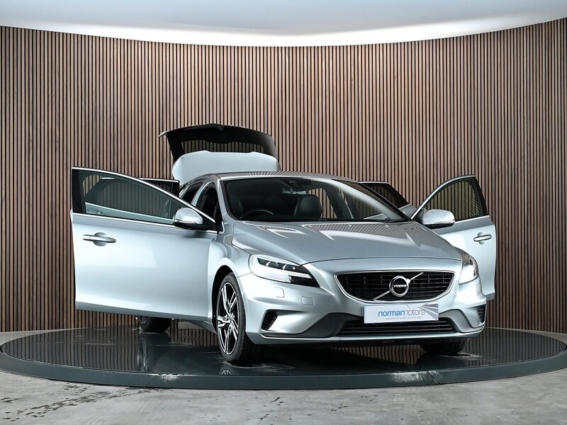 Used Volvo V40 2016 for sale - 77840689: Photo 14