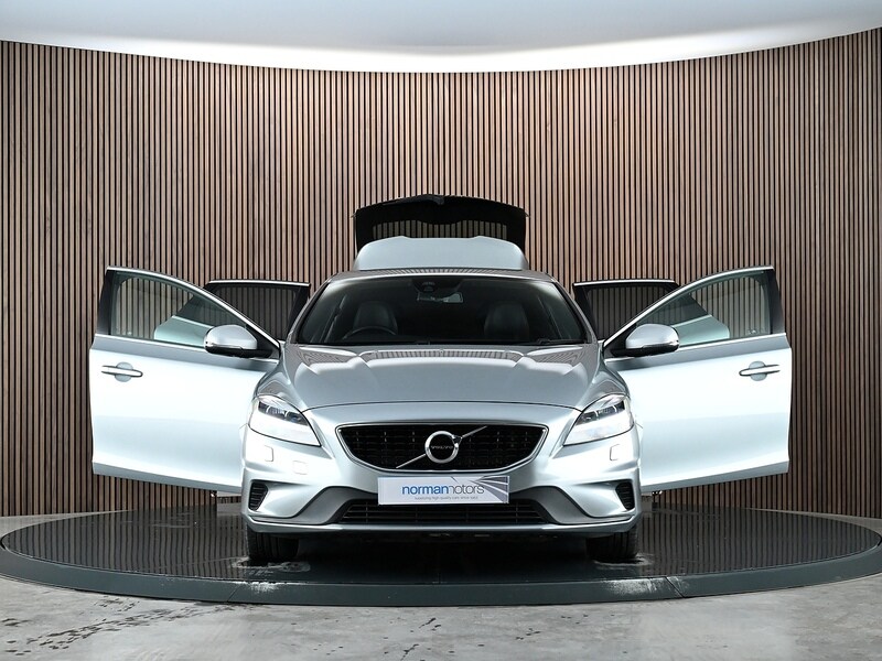 Used Volvo V40 2016 for sale - 77840689: Photo 15