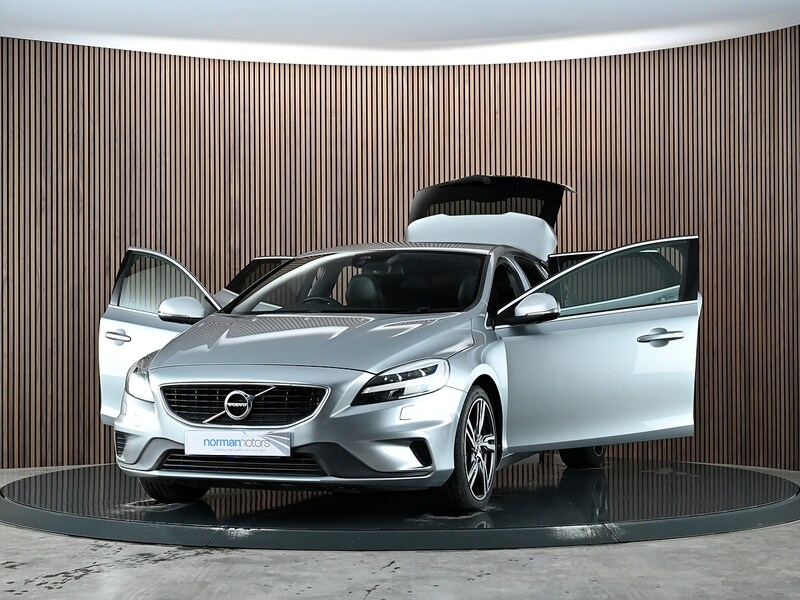 Used Volvo V40 2016 for sale - 77840689: Photo 16