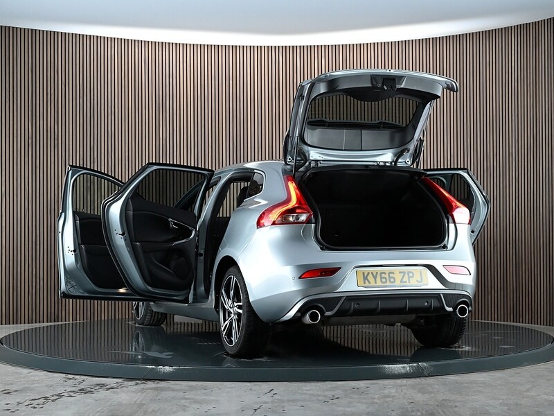 Used Volvo V40 2016 for sale - 77840689: Photo 17