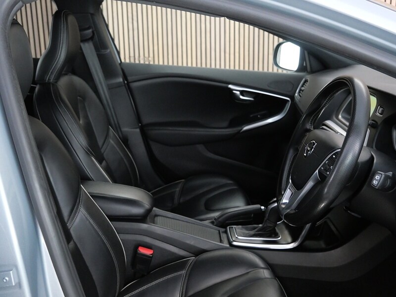 Used Volvo V40 2016 for sale - 77840689: Photo 31