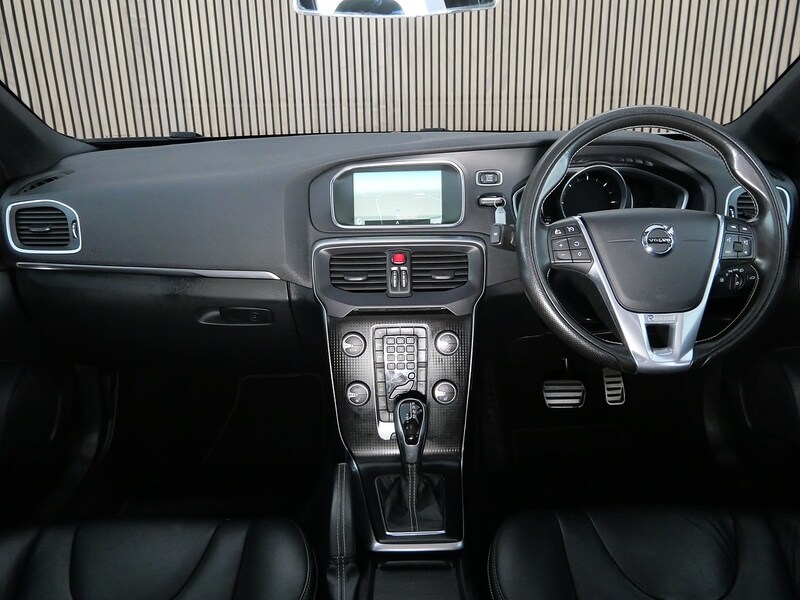 Used Volvo V40 2016 for sale - 77840689: Photo 32