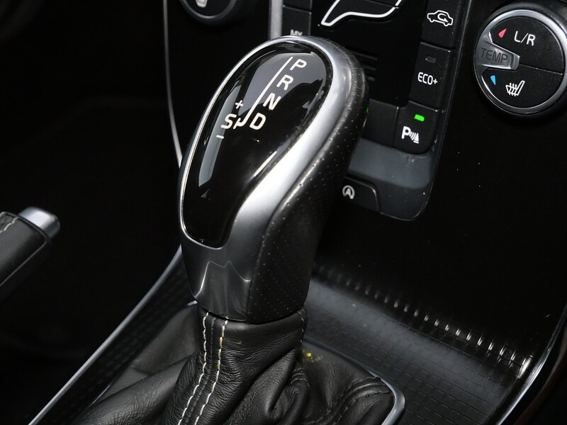 Used Volvo V40 2016 for sale - 77840689: Photo 38