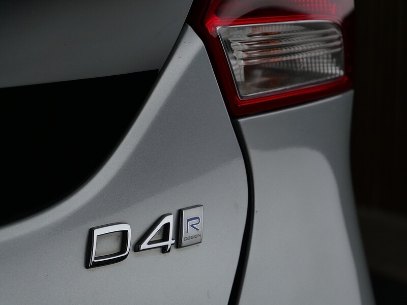 Used Volvo V40 2016 for sale - 77840689: Photo 41