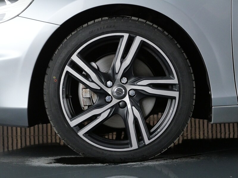 Used Volvo V40 2016 for sale - 77840689: Photo 42