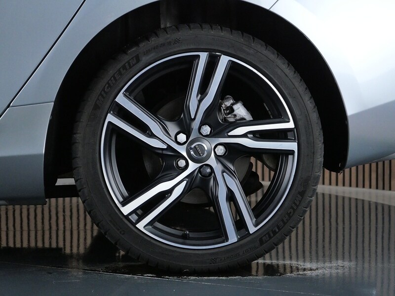 Used Volvo V40 2016 for sale - 77840689: Photo 43