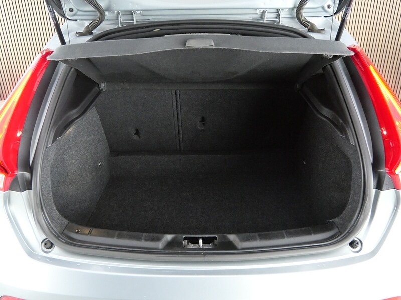 Used Volvo V40 2016 for sale - 77840689: Photo 46