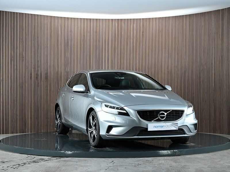 Used Volvo V40 2016 for sale - 77840689: Photo 5