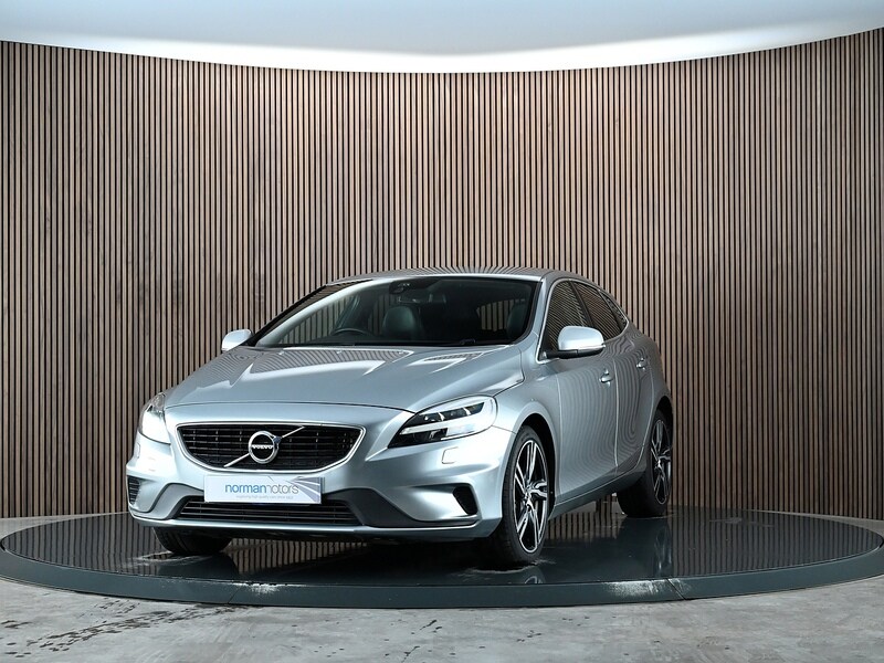 Used Volvo V40 2016 for sale - 77840689: Photo 7