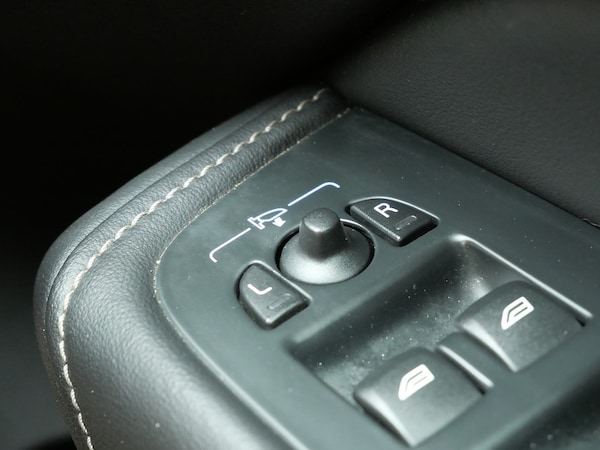 Used Volvo XC60 2018 for sale - 75704327: Photo 29