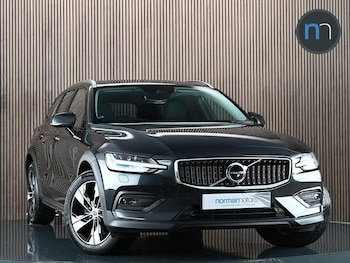 Used Volvo V60 Cross Country 2020 for sale - 78605504: Photo