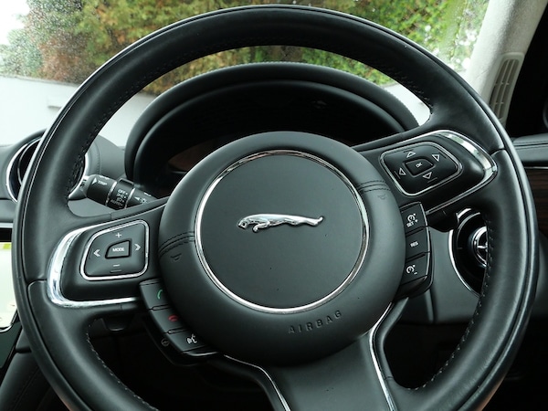 Used Jaguar XJ 2018 for sale - 75474280: Photo 24