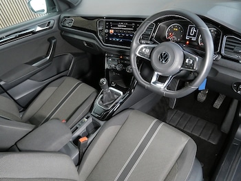 Used Volkswagen T-Roc 2021 for sale - 78242075: Photo