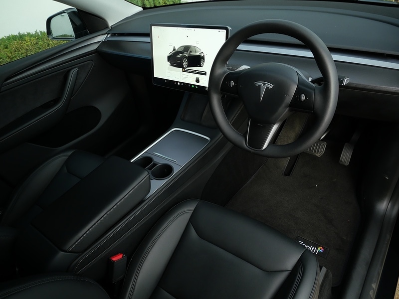 Used Tesla Model Y 2024 for sale - 76618237: Photo 3