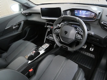 Used Peugeot 2008 2024 for sale - 79058378: Photo
