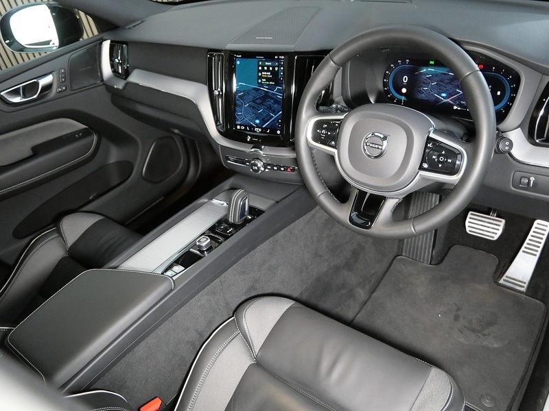 Used Volvo XC60 2022 for sale - 77840722: Photo 3