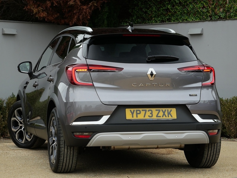 Used Renault Captur 2023 for sale - 76299816: Photo 2
