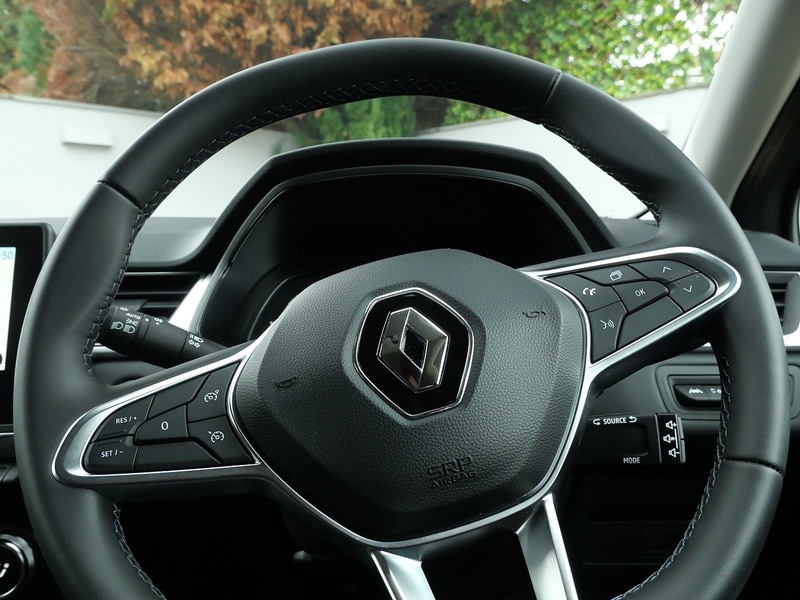 Used Renault Captur 2023 for sale - 76299816: Photo 25
