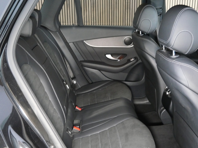 Used Mercedes-Benz GLC 2020 for sale - 77889180: Photo 32