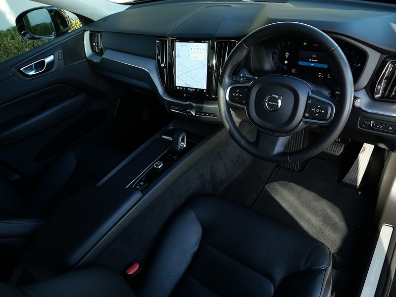 Used Volvo XC60 2021 for sale - 76396601: Photo 3