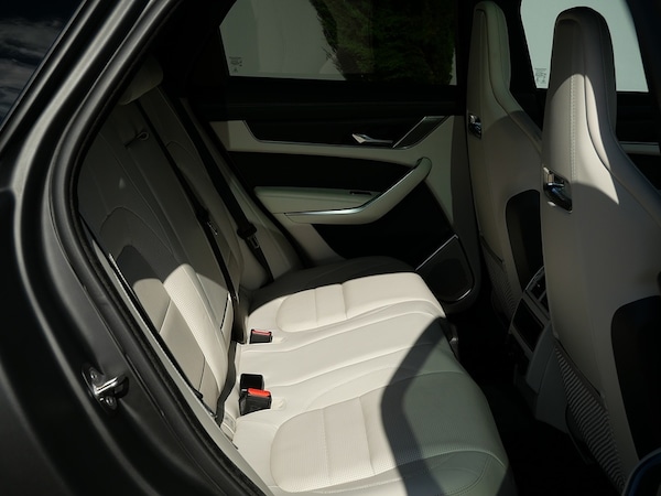 Used Jaguar F-Pace 2022 for sale - 76057163: Photo 23
