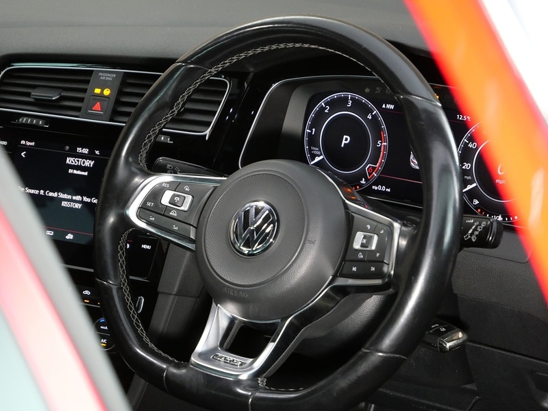 Used Volkswagen Golf 2017 for sale - 77452667: Photo 24