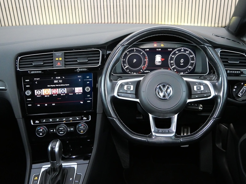 Used Volkswagen Golf 2017 for sale - 77452667: Photo 28