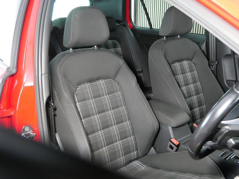 Used Volkswagen Golf 2017 for sale - 77452667: Photo 32