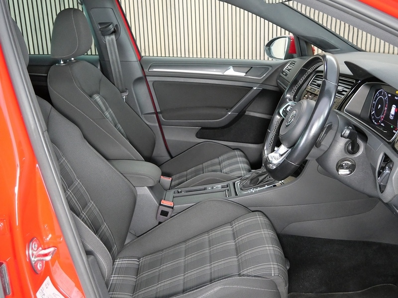 Used Volkswagen Golf 2017 for sale - 77452667: Photo 33