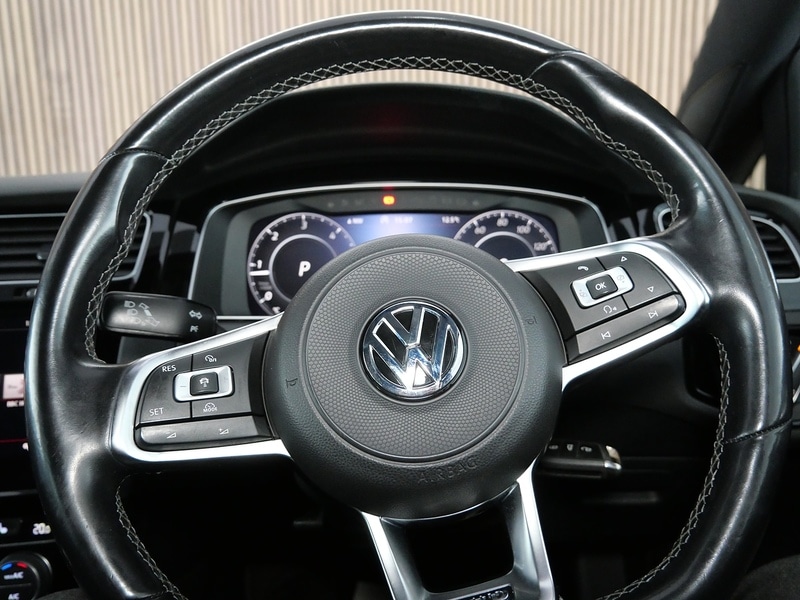 Used Volkswagen Golf 2017 for sale - 77452667: Photo 38