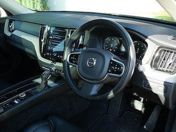 Used Volvo XC60 2019 for sale - 76224082: Photo