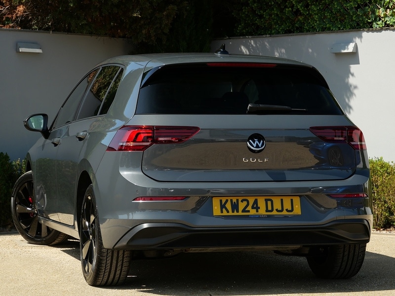 Used Volkswagen Golf 2024 for sale - 76934941: Photo 2