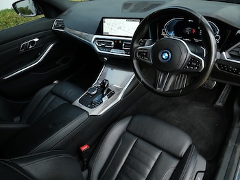 Used BMW 3 Series 2021 for sale - 76910736: Photo