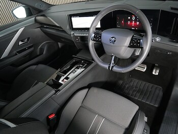 Used Vauxhall Astra 2024 for sale - 77342311: Photo