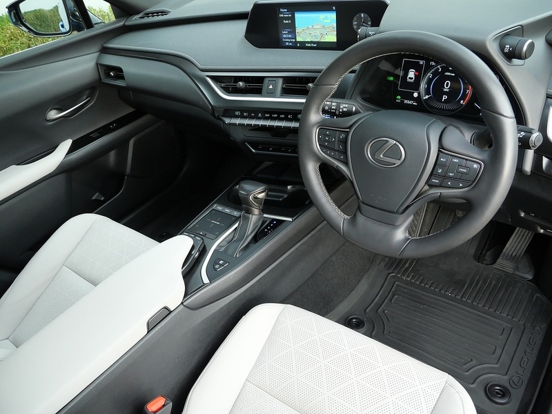 Used Lexus UX 2019 for sale - 76555145: Photo 3