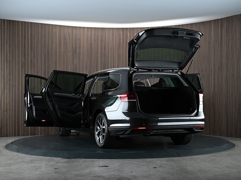 Used Volkswagen Passat 2023 for sale - 77840755: Photo 17