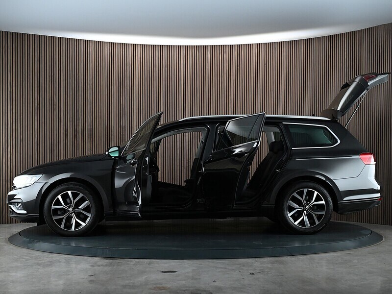 Used Volkswagen Passat 2023 for sale - 77840755: Photo 21