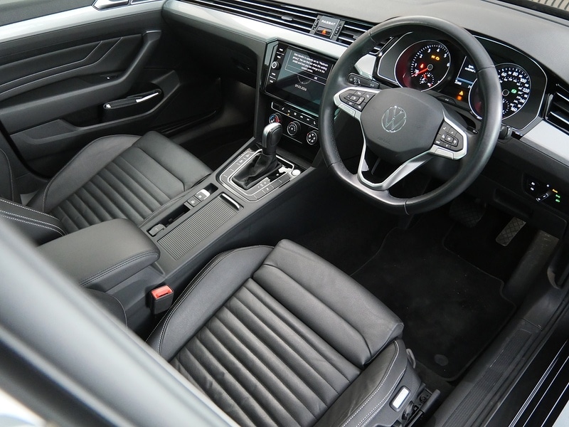 Used Volkswagen Passat 2023 for sale - 77840755: Photo 3