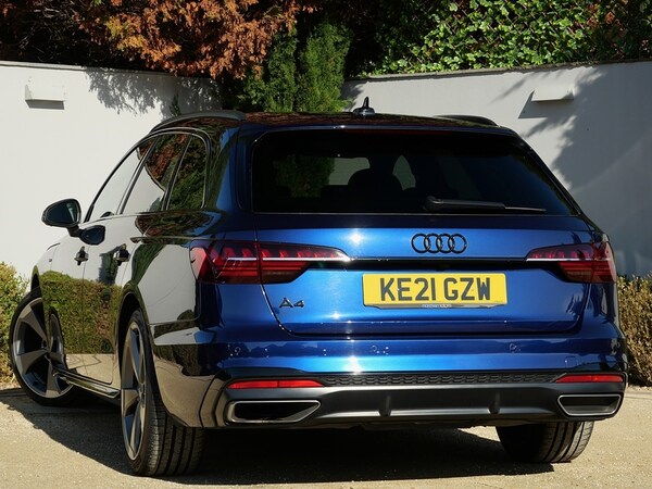 Used Audi A4 2021 for sale - 76057156: Photo 2