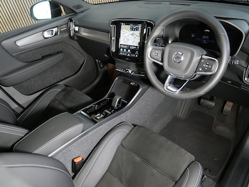 Used Volvo XC40 2023 for sale - 79423225: Photo