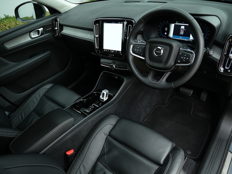 Used Volvo XC40 2023 for sale - 76093046: Photo 3