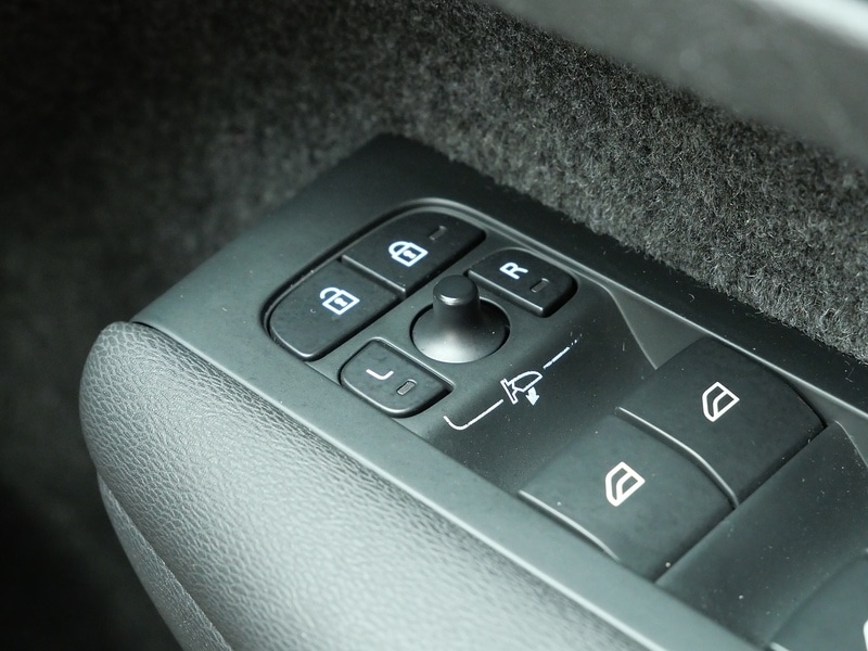 Used Volvo XC40 2023 for sale - 76093046: Photo 30