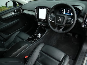 Used Volvo XC40 2023 for sale - 76093046: Photo 3