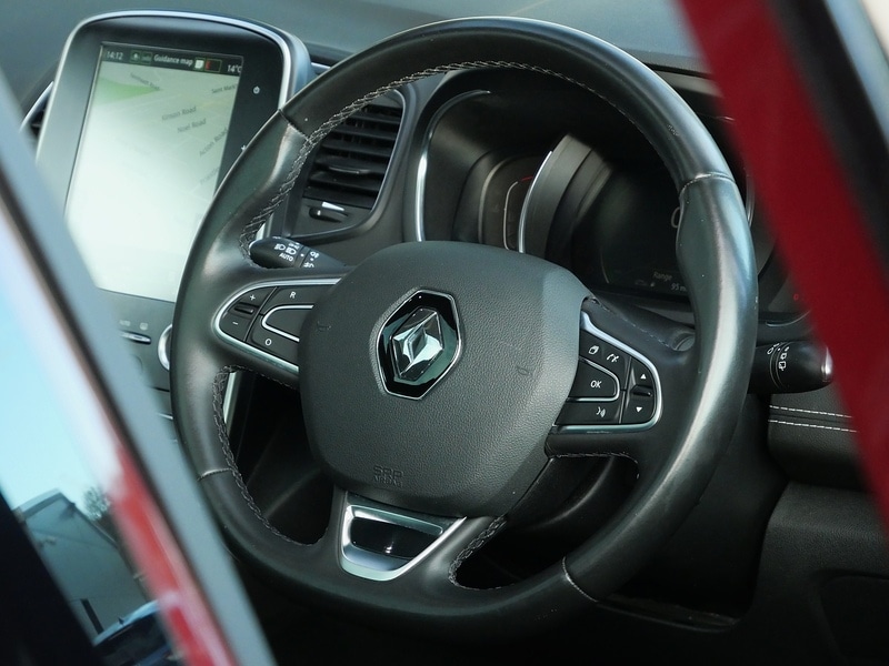 Used Renault Scenic 2017 for sale - 76740840: Photo 12